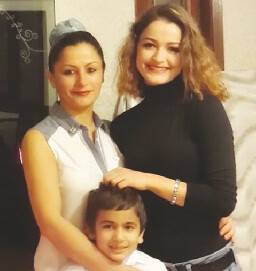 Sevde Bayat Hanımdan Mutlu Bir Aile Karesi