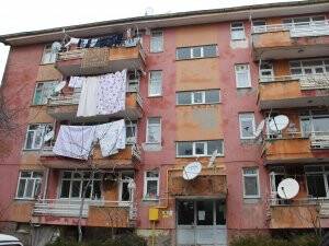 Konya'da 3. Kattan Düşen Kadın Yaralandı