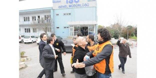 Suya gelen zammı protesto etmek için toplandılar