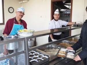 Esnaf Sarayının emektar aşçıları iş başında