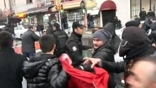 Taksim Meydanı'na çıkmak isteyen ülkücülere polis müdahalesi