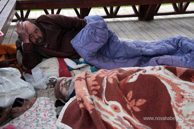 Evsiz Vatandaş Donarak Öldü