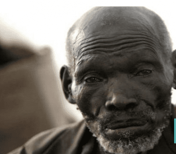 Kenya'da 84 yaşında okula başlayan adam Doodle oldu!