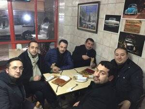 Eski yol köftecisinden hoş bir kare