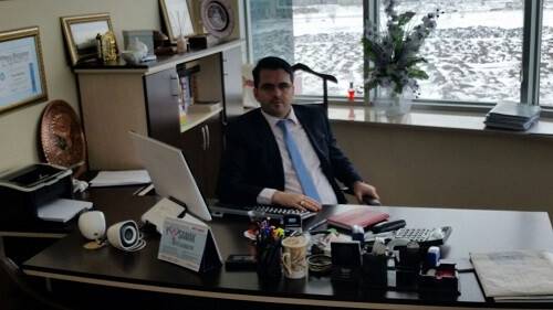 Hukukçu Ömer Faruk Seleş yeni imaj yapmış