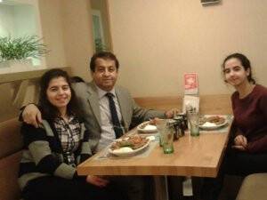 İbrahim Aladağ evlatları ile yemekte