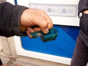 Dolandırıcılar ATM’ye düzenek kurmuş