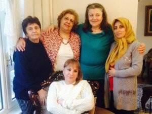 Türkan Küçükyıldız ve arkadaşları beş çayında