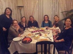 Özden Gönüllü Hanım ve arkadaşları bir arada