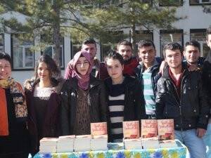 Seydişehir'de genç yazara yoğun ilgi