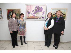 NİLÜFER RESİM GRUBU HÜNERLERİNİ SERGİLEDİ