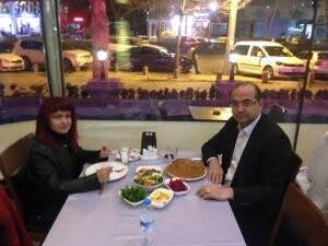 Alagöz çifti doğum günü yemeğinde