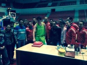 U 16 Basketbol milli takımına yaş pastalı hoş geldiniz