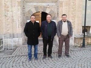 Ercan Selvi ve arkadaşları tarihi Eşrefoğlu camiindeler