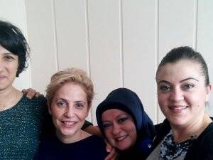 Nur Erdem ve arkadaşları beş çayında