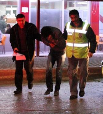 20 LİRALIK CEP TELEFONU, KAPKAÇÇILARI YAKALATTI