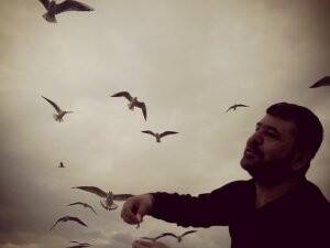 Doç. Dr. Hüseyin Muşmal Hocanın martılarla dansı