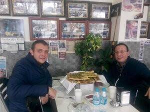 Ertüzün ve Aksen, Recai ile tanıştı