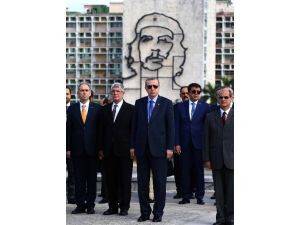 Erdoğan Küba’da Resmi Törenle Karşılandı