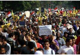 Mısır'da Darbe Karşıtı Gösteriler Sürüyor