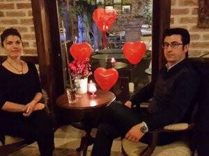 Zekeriya Bey’den eşine güzel jest