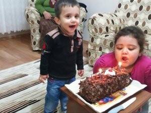Yapıcı ailesinde doğum günü neşesi