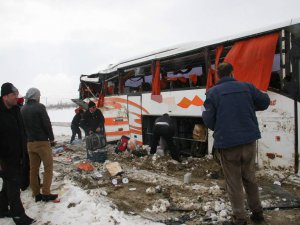 Afyonkarahisar’da Otobüs Kazası: 30 Yaralı