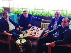 Çay ve nargile sohbetinde anılar tazelendi