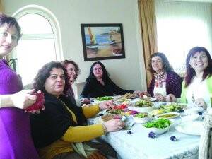 Bu sofrada yüzler gülüyor