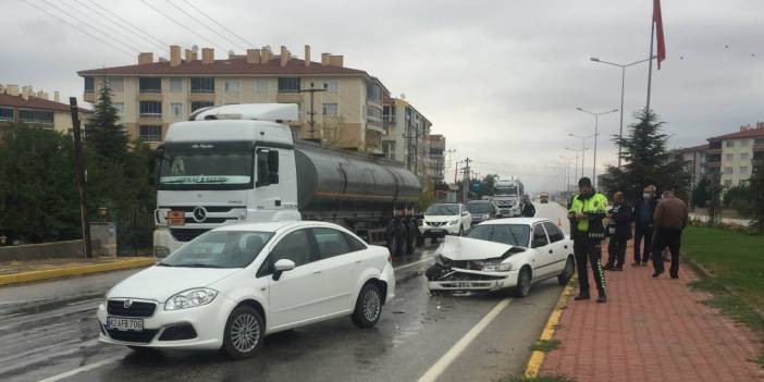 Konya'da trafik ışıklarında kaza: 2 yaralı