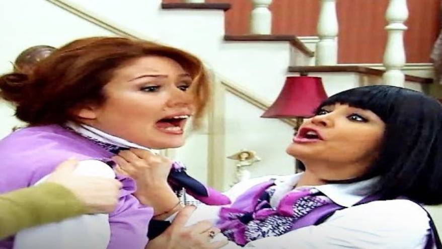 Oklar Evrim Akın'ın üzerindeyken rol arkadaşı Zeynep Gülmez'den manidar paylaşım