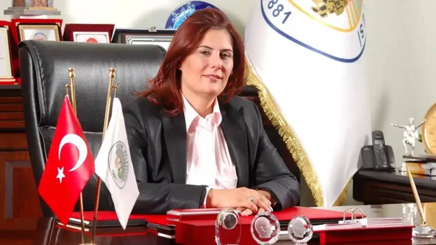Özlem Çerçioğlu'na büyük darbe: İşten kovdu