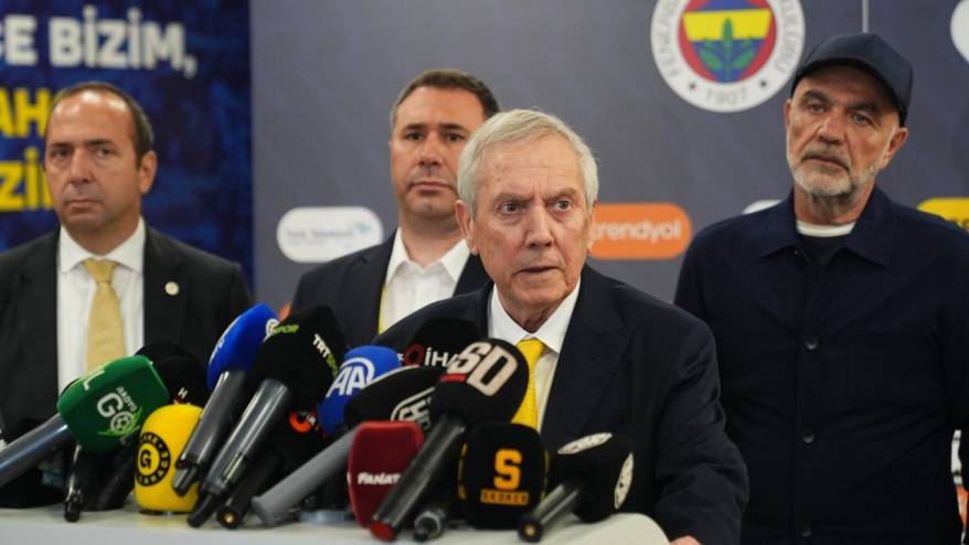 Fenerbahçe'de Aziz Yıldırım'dan Beşiktaş maçı sonrası sert eleştiri!