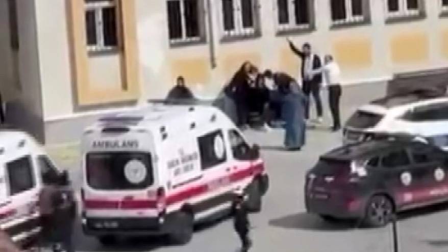 Son dakika! Lisede kavga: Yaralılar var
