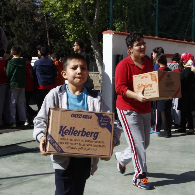Öğrencilerden Bayırbucak Türkmenlerine yardım