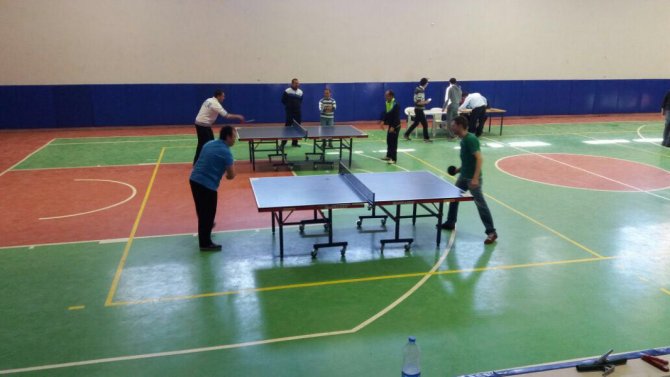 Ulaş'ta öğretmenler arası masa tenisi turnuvası