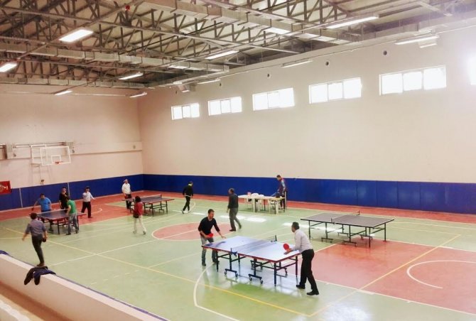 Ulaş'ta öğretmenler arası masa tenisi turnuvası