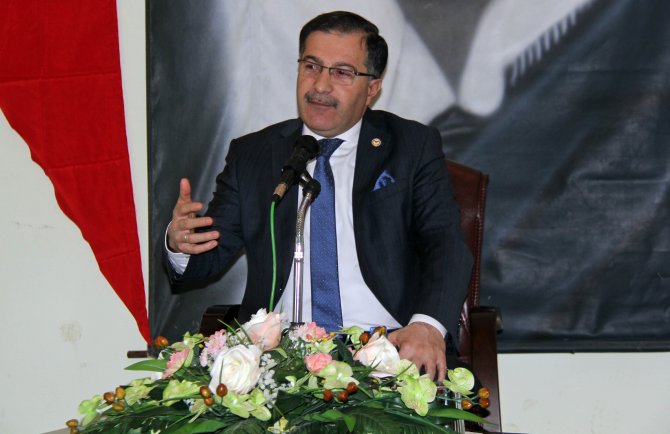 AK Parti İl Başkanı Şahin, Hafik'te öğrencilerle buluştu