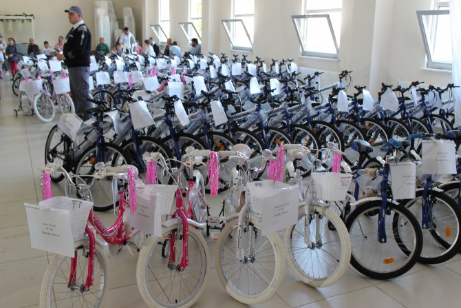 Zonguldak'ta 214 öğrenciye bisiklet