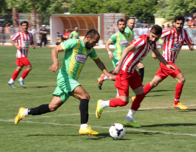 Mersin'de amatör maçta olay çıktı