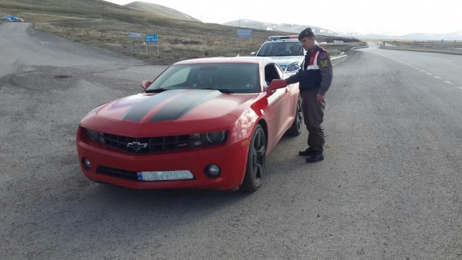 Erzurum'da kaçak otomobil operasyonu