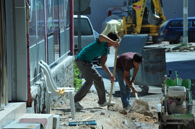 Karaman'da asfalt ve kaldırım çalışmaları
