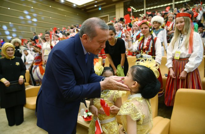 Cumhurbaşkanı Erdoğan dünya çocuklarıyla buluştu