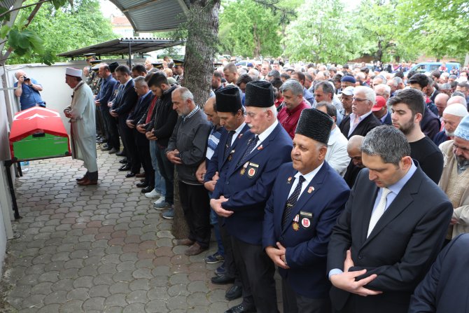 Kıbrıs gazisi Türk'ün cenazesi Sakarya'da toprağa verildi