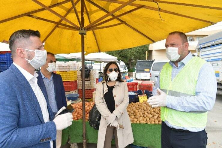 Başkan Gümrükçü’den Yenimahalle Pazar Yerinde Denetim
