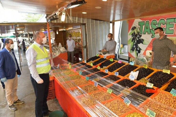 Başkan Gümrükçü’den Yenimahalle Pazar Yerinde Denetim