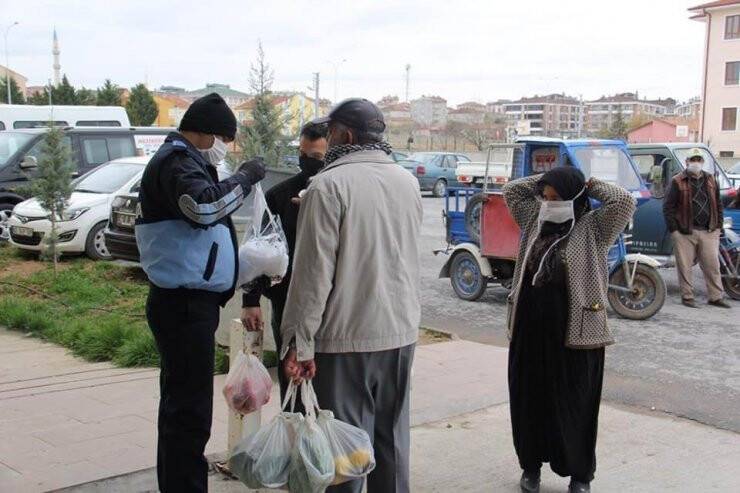 Cihanbeyli Belediyesi Bin 400 Aileye Yardım Ulaştırdı