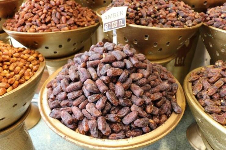 Tezgahtaki Hurmalar Kargoyla Evlere Gönderiliyor