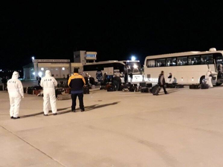 Cezayir’den Getirilen 144 Türk Vatandaşı Konya’da Yurda Yerleştirildi