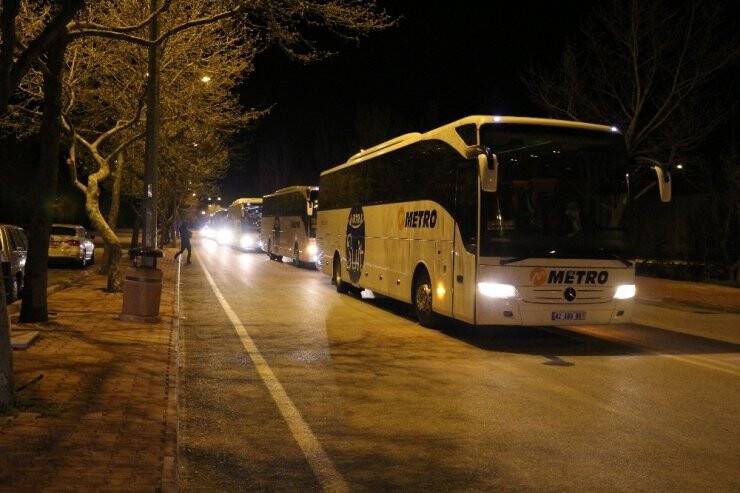 Cezayir’den Getirilen 144 Türk Vatandaşı Konya’da Yurda Yerleştirildi